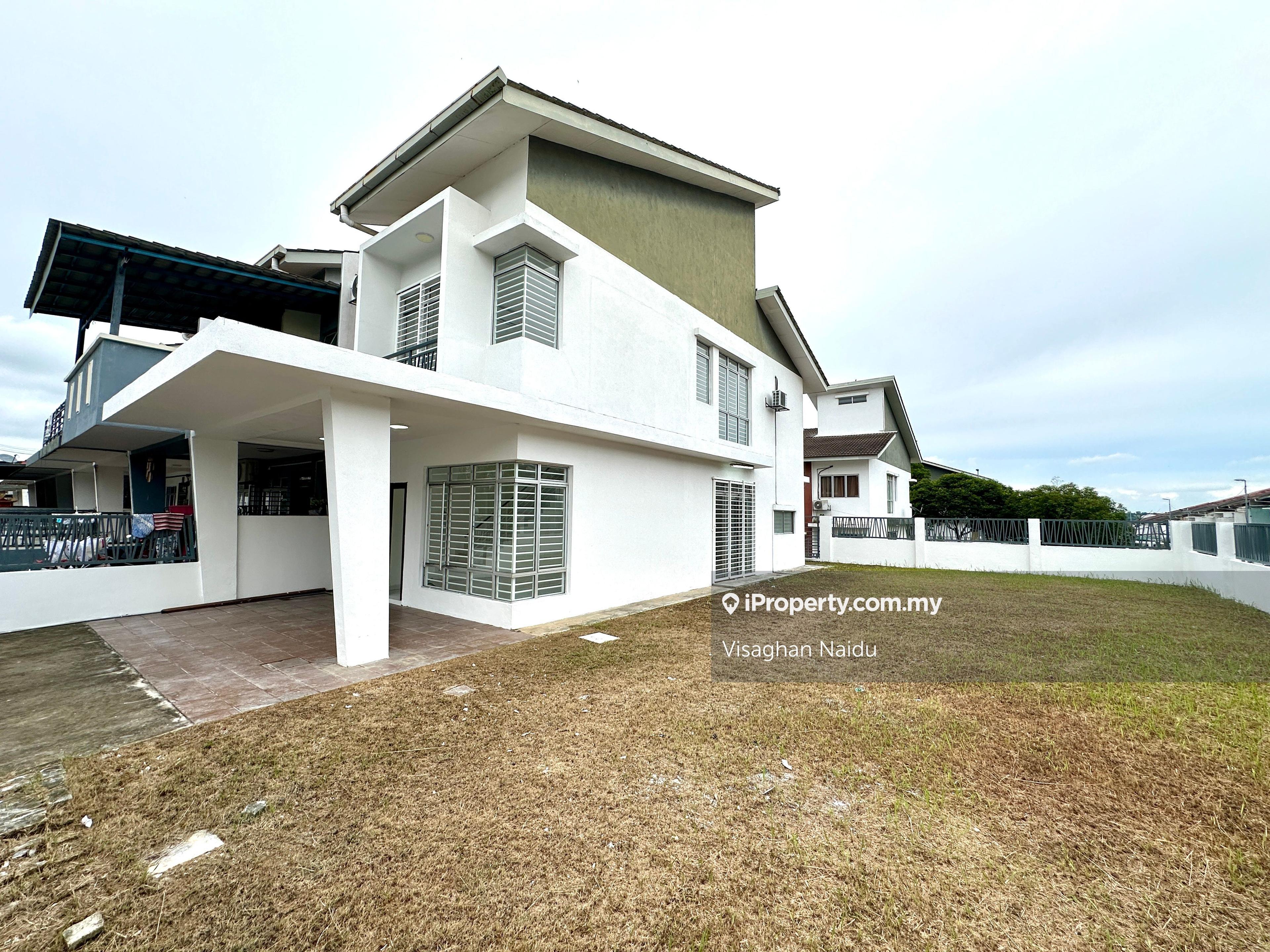 2-Sty partially furnished corner lot for rent w clubhouse facilities