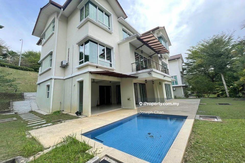 Bungalow 3 Storey House w Swimming Pool Villa Teratai Kayangan Heights
