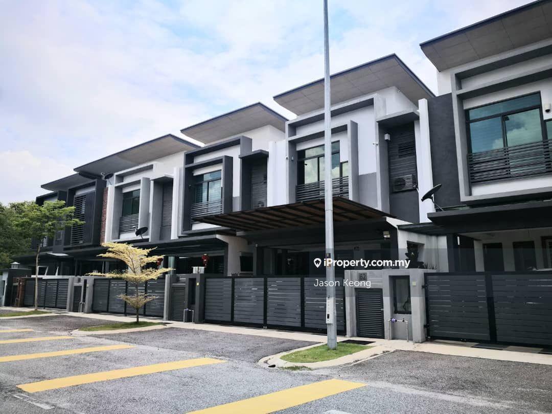 High Ceiling, 24x70 Freehold, Gated Guarded, Good Security