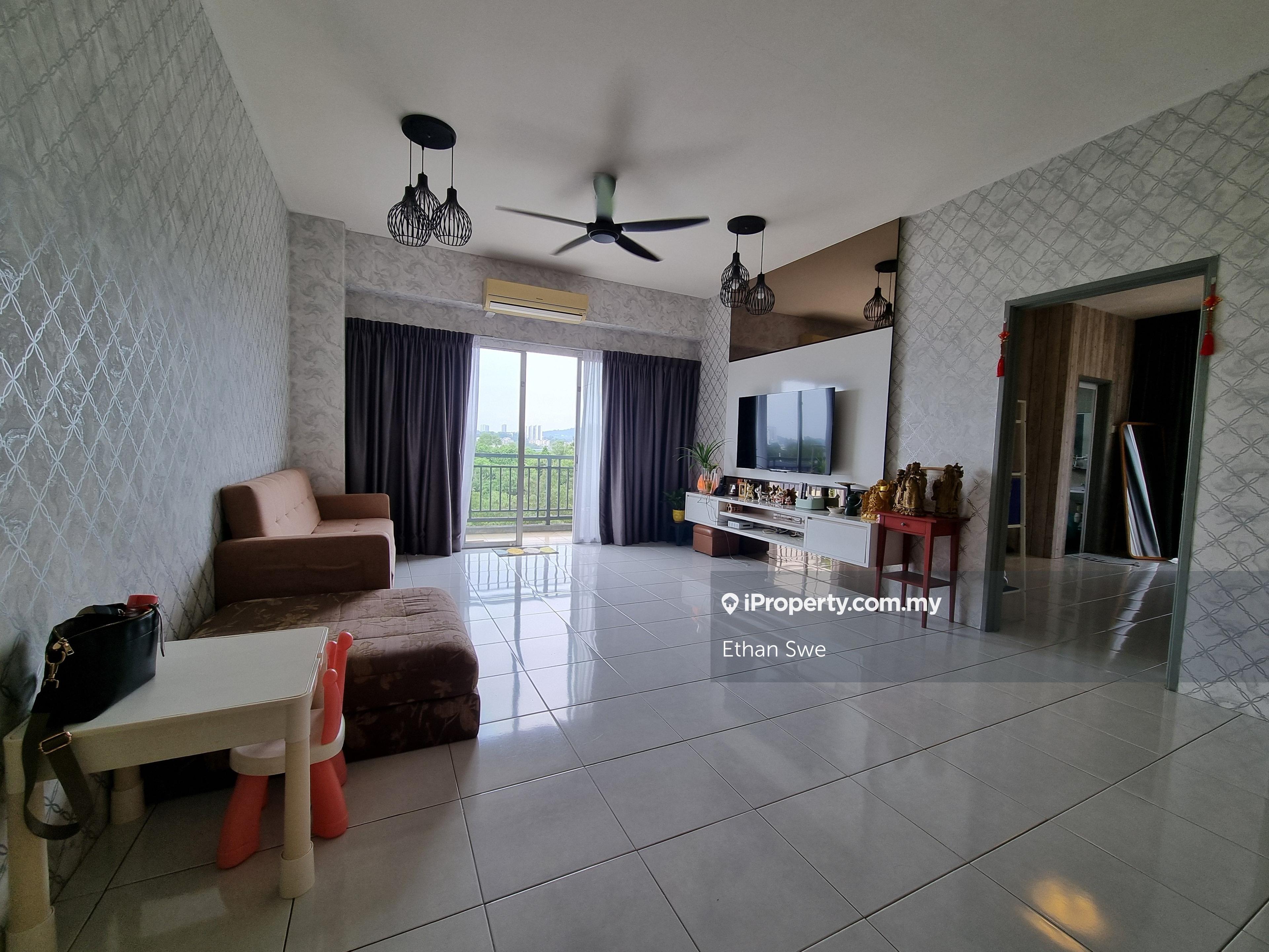 Renovated/Full Furnished/Corner Lot/Face Greeneries/Car Park near Lift
