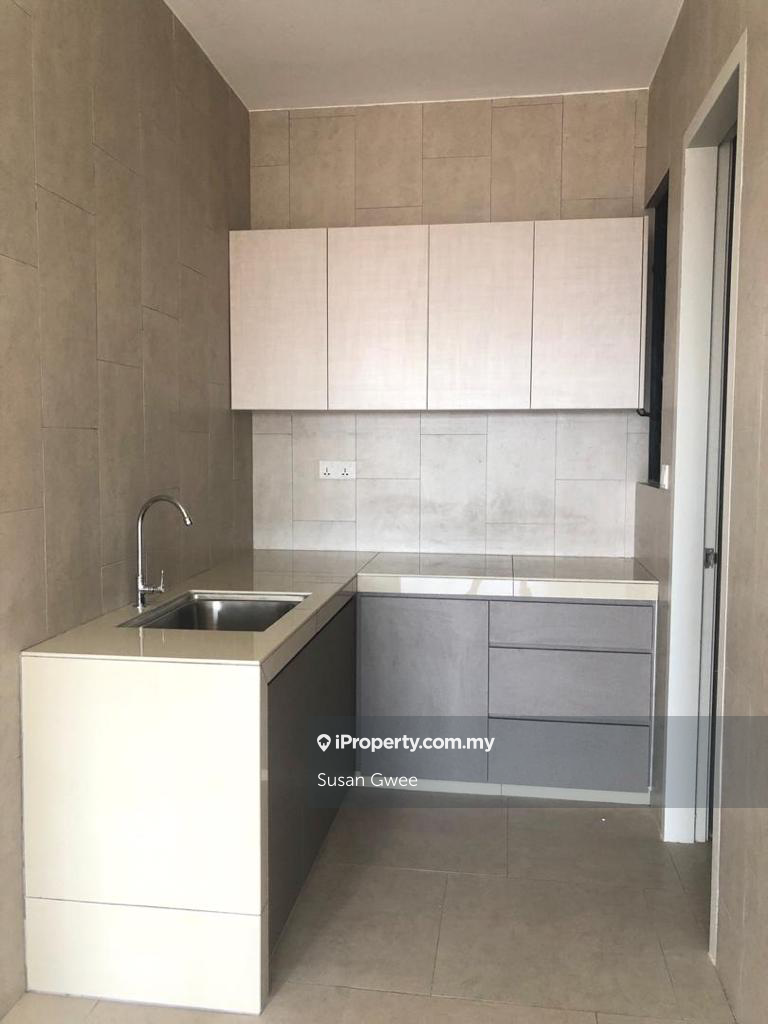 Service Residence at Geo Bukit Rimau for sale