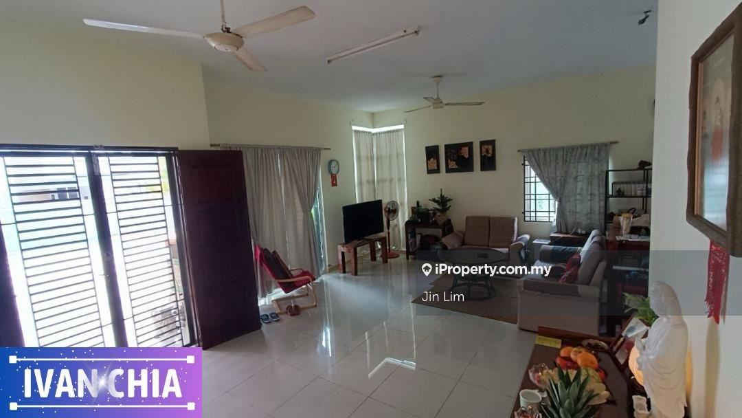 2.5 storey Semi-D in Ashley Green, Bukit Gambier