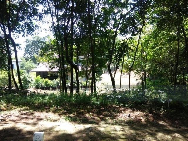 Exclusive neighbourhood for the affluent, quietly rested on a hill