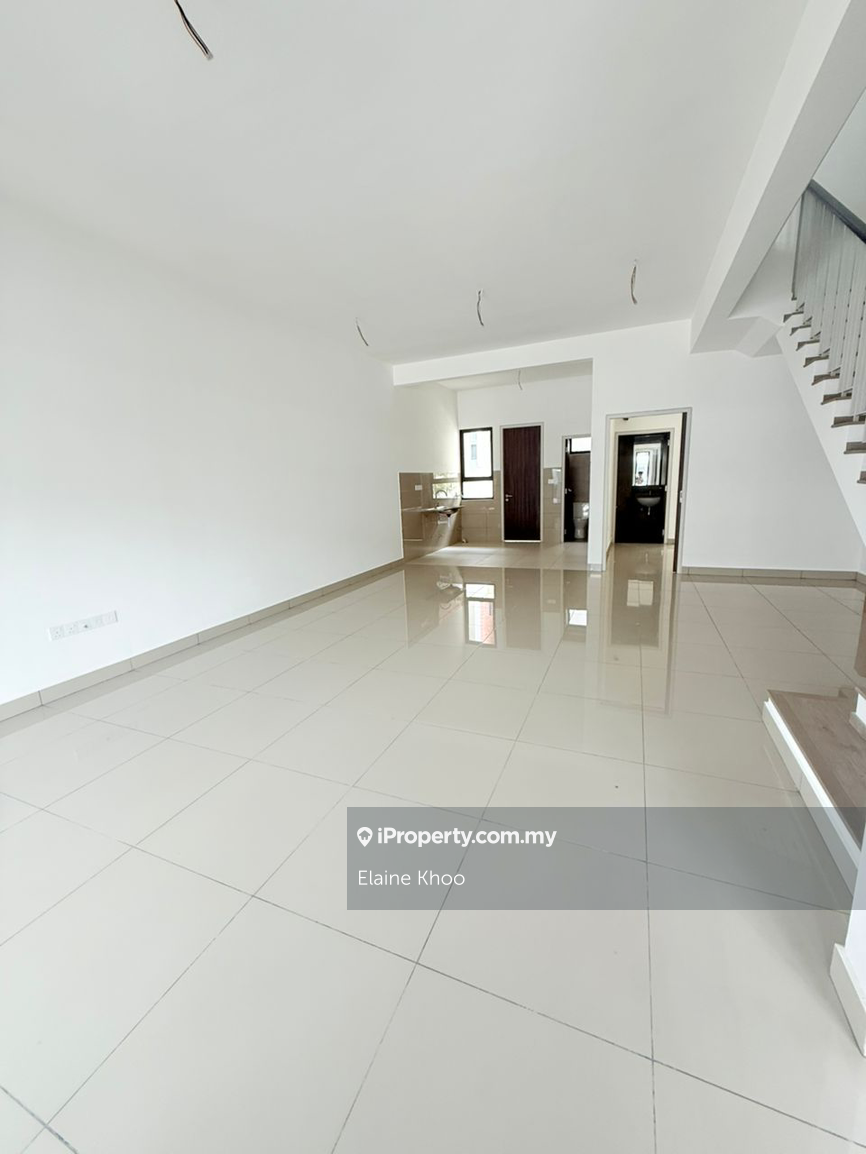 Brand New Unit Type A City of Elmina : Ilham Residence 2 2sty 20x60 fo