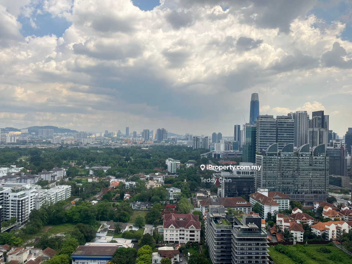 Very Cheap High Floor Unit with Golf View