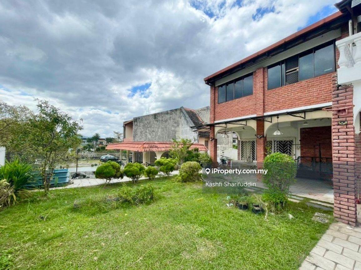 Ampang Jaya. Freehold Bungalow. Nice Garden. 10 mins to KLCC
