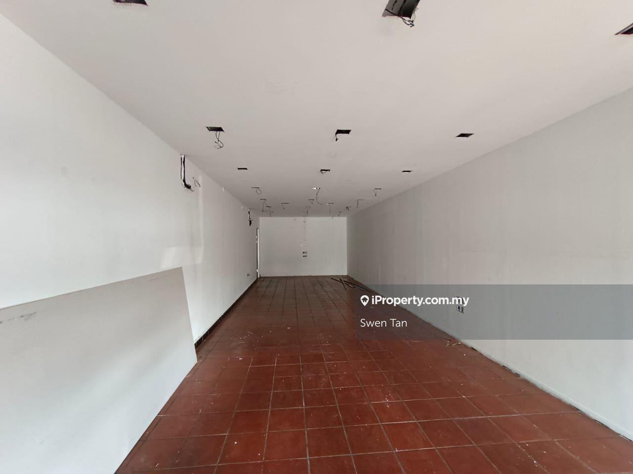 Commercial Shop To Let