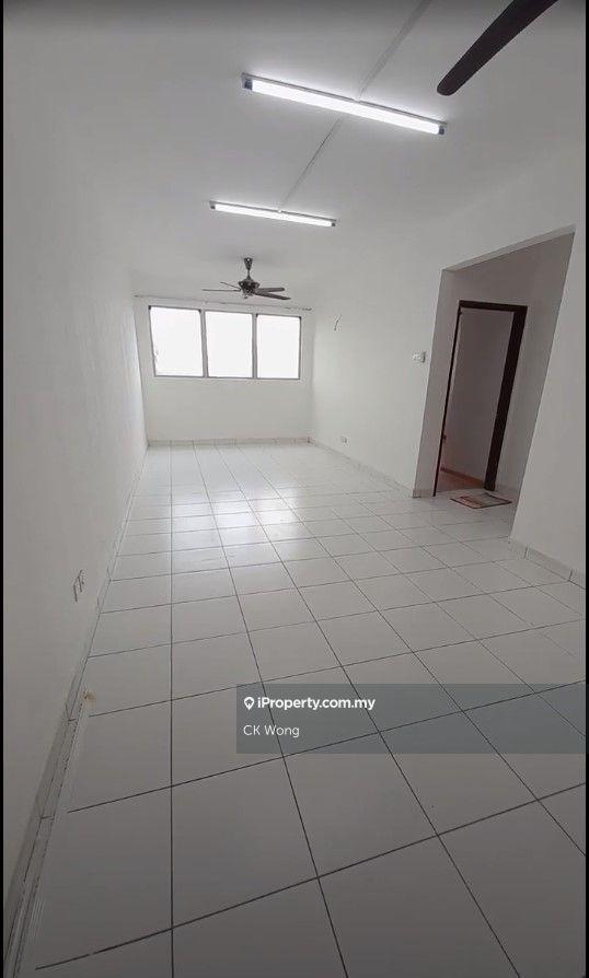 Endlot same level with swimming pool, near to KTM