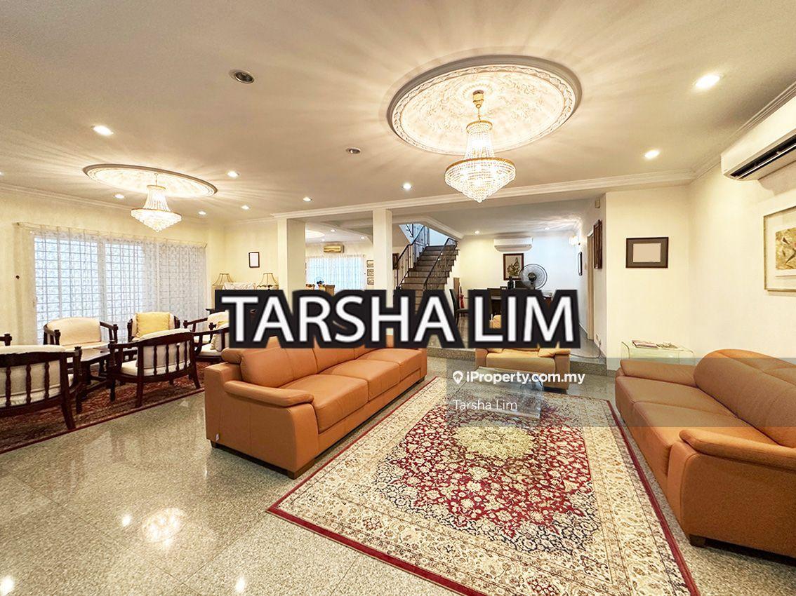 Quiet serenity environment with ample of parking and back yard garden.