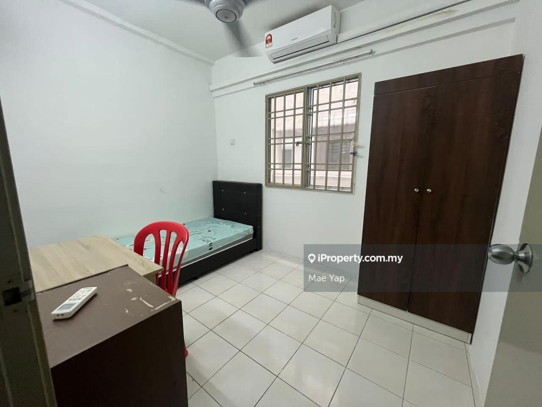 Walking Distance to ucsi, Small room for rent