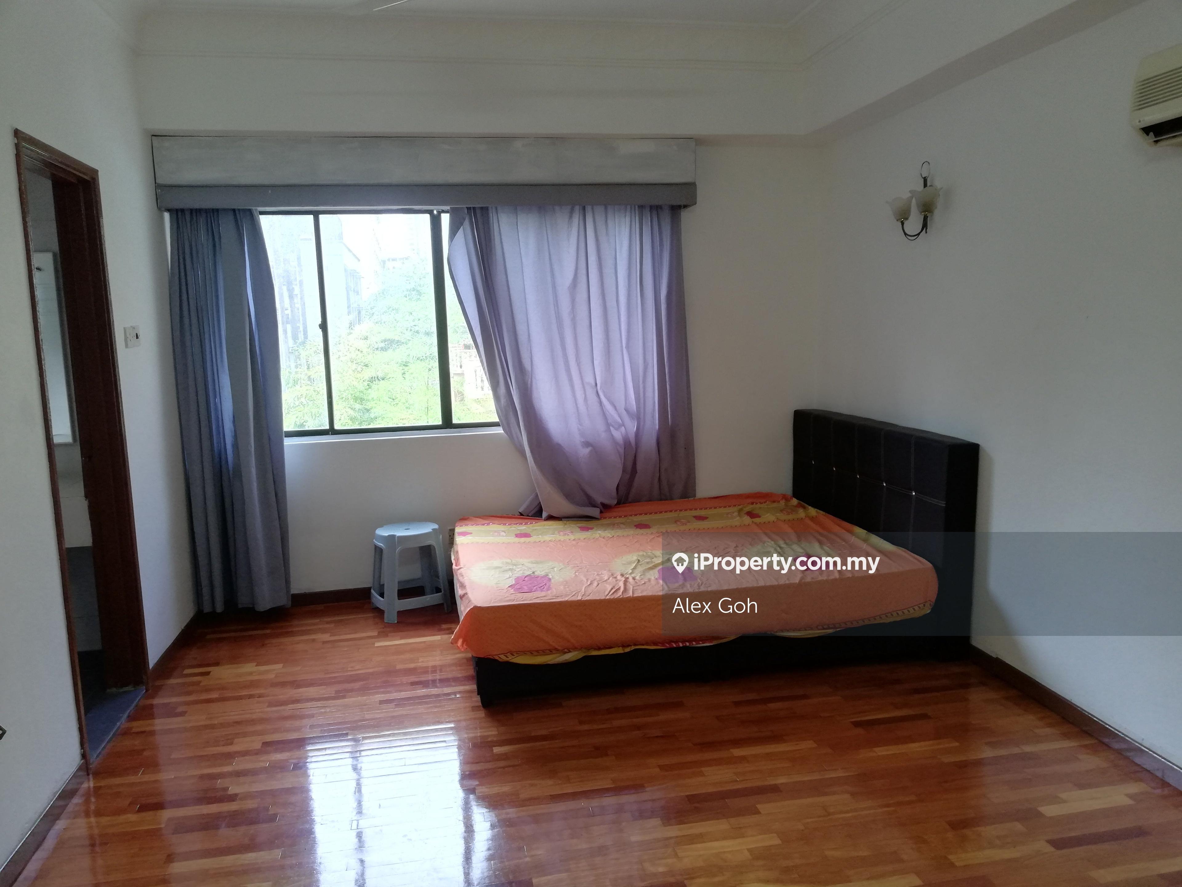 Below market price, quiet & greenery, windy unit, low floor unit