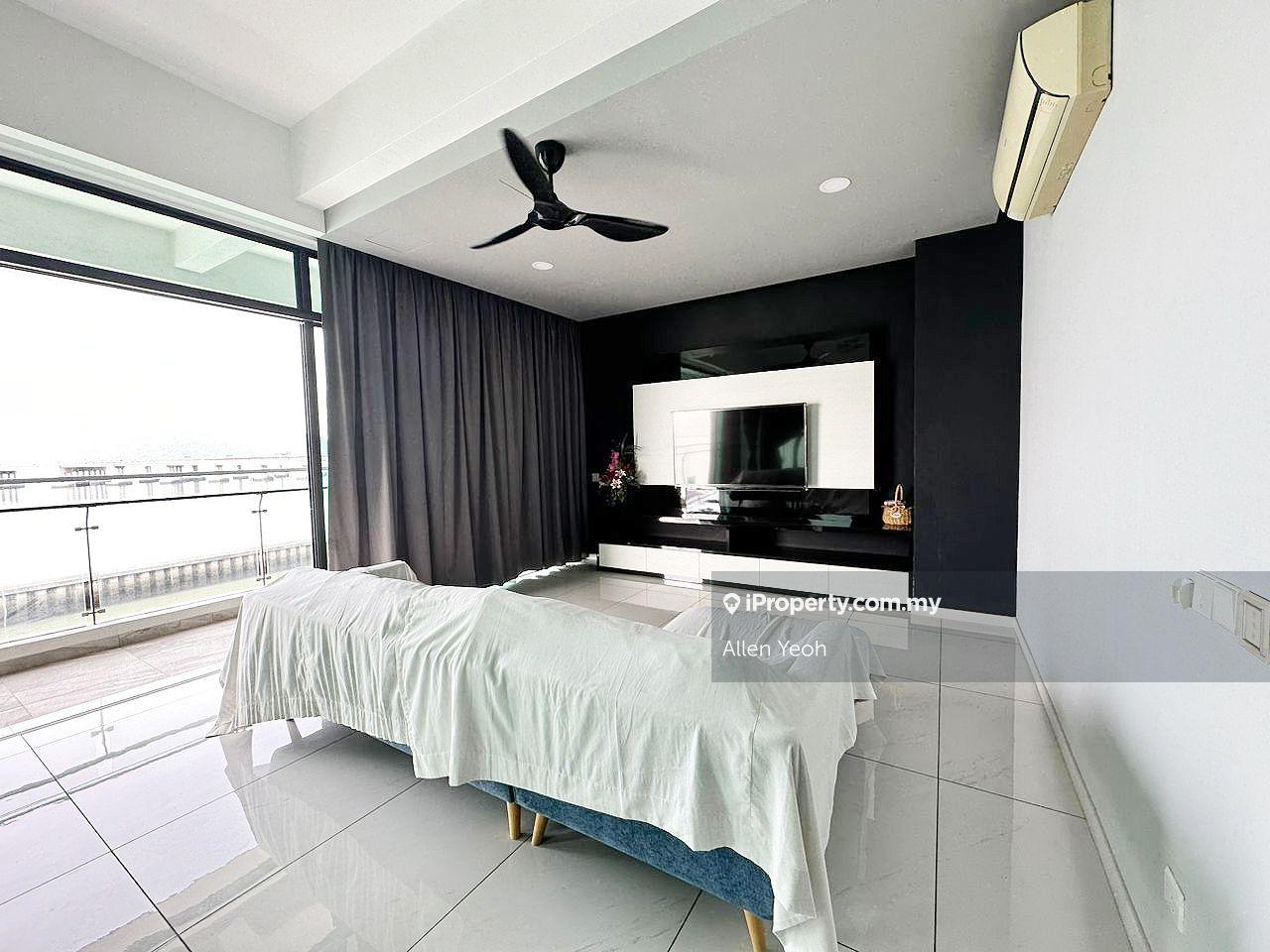 Rare Unit - The Light Collection 3 Super Seaview Duplex with Rooftop