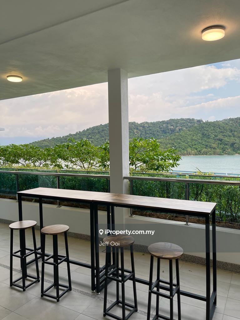 Queens residence queensbay 1639sf seaview move in condition rare nice