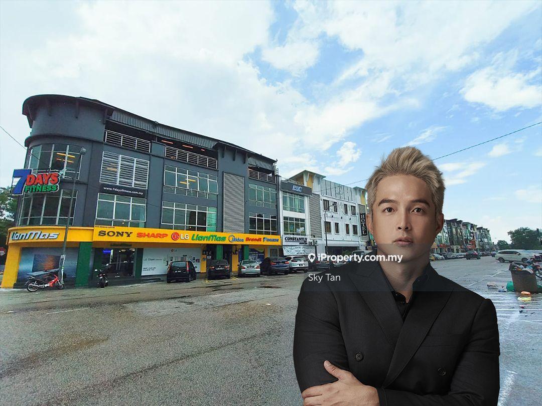 Taman Nusa Bestari 3 Storey Adjoined Commercial Shoplot 56x124