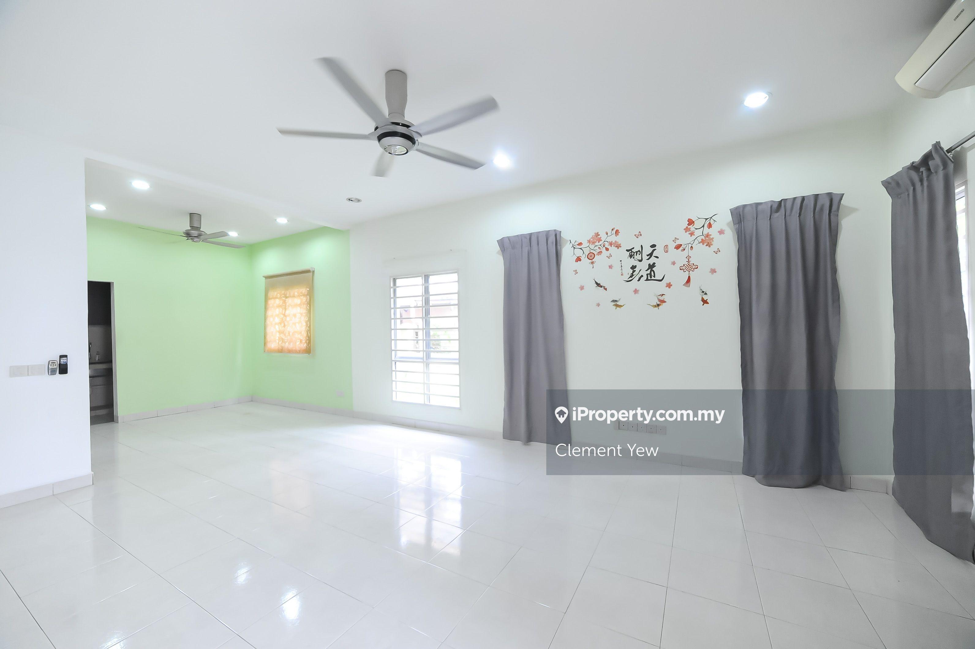 Well maintained cluster house ready to move in 