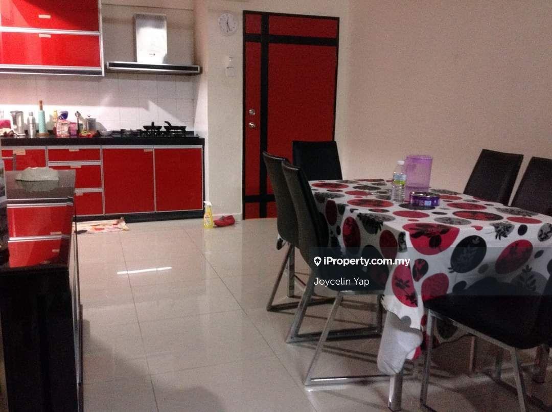 Corner Lot, 4 Bedrooms, Owner Own stay