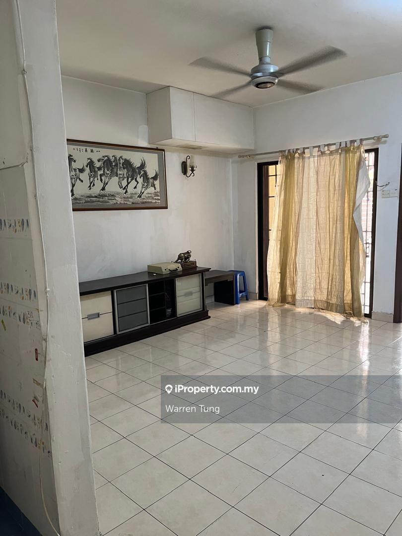 Villa Laman Tasik, Bandar Sri Permaisuri