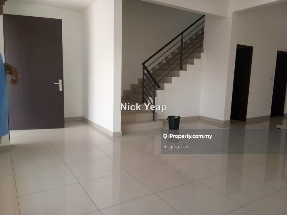 Terrace house for Sale