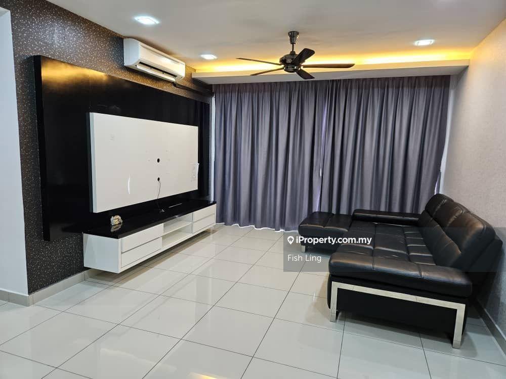 Harbour Place Wellesley Residence Condo With Fully Furnished.