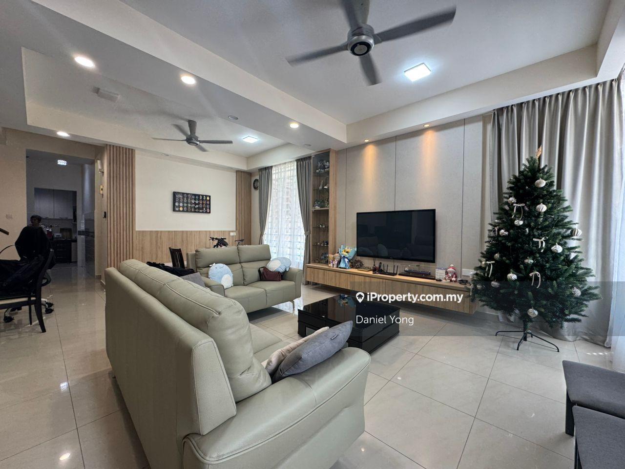 Tebrau Taman Seri Austin 2-Storey Cluster Well Fully Renovated