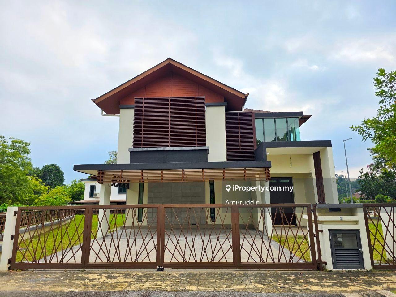 Corner Lot Double Storey Danau Suria Bungalow at Presint 16 Putrajaya