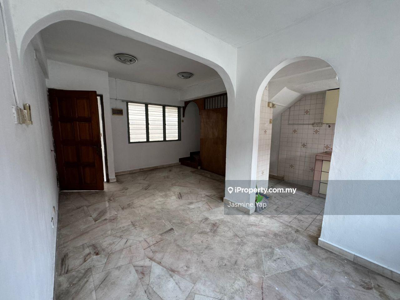 Duplex Unit in Pandan Jaya Flat next to Business Center LRT Pandan 