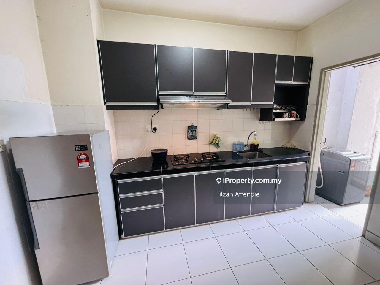 Fully furnished condo Domain Cyberneo1 to let