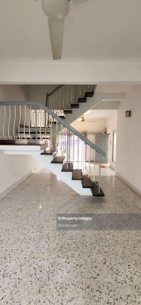 Terrace house for Sale