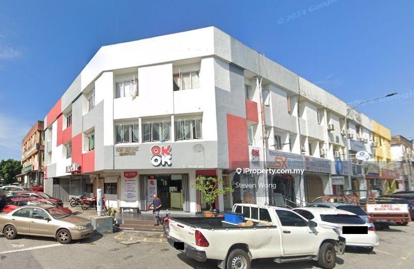 Ampang Taman Putra 3 Sty Shop (Corner) For Sale