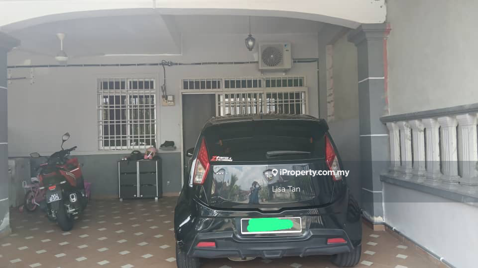 Single storey terrace for sale at Taman Pelangi