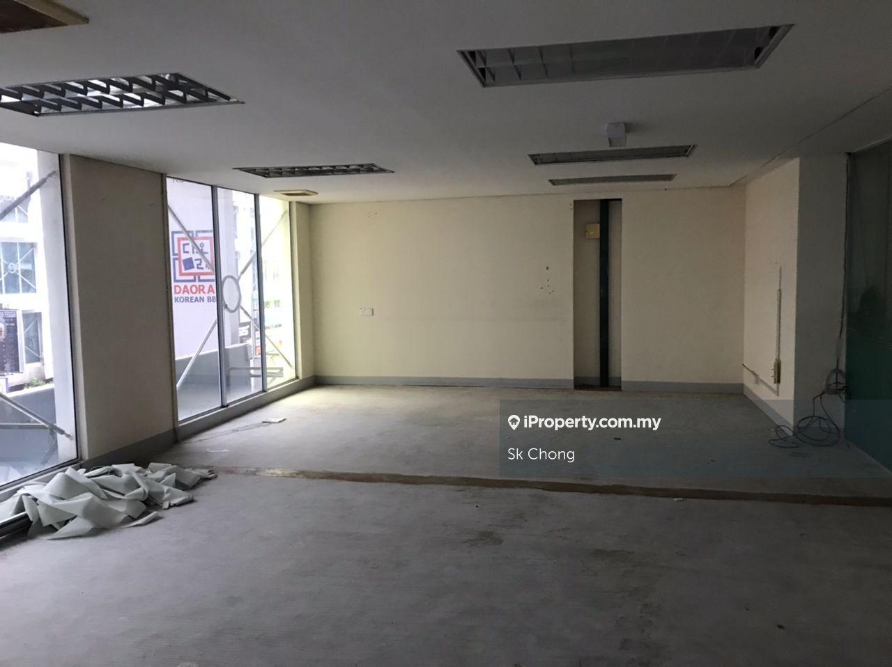 The office unit also an be used as a restaurant