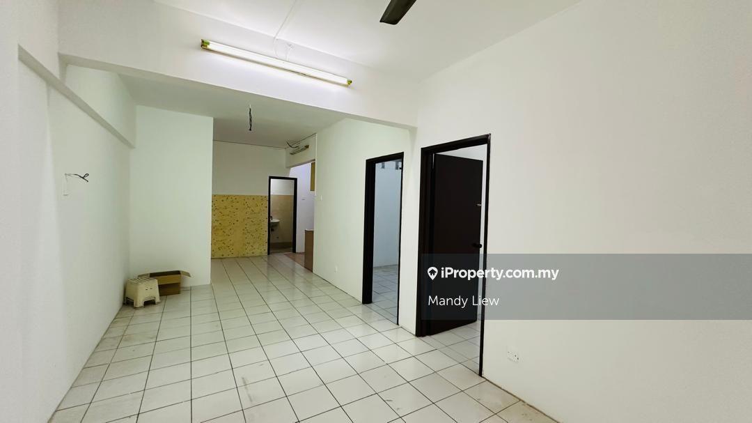 Actual unit,Good condition & Many units on hand Ixora Apartment