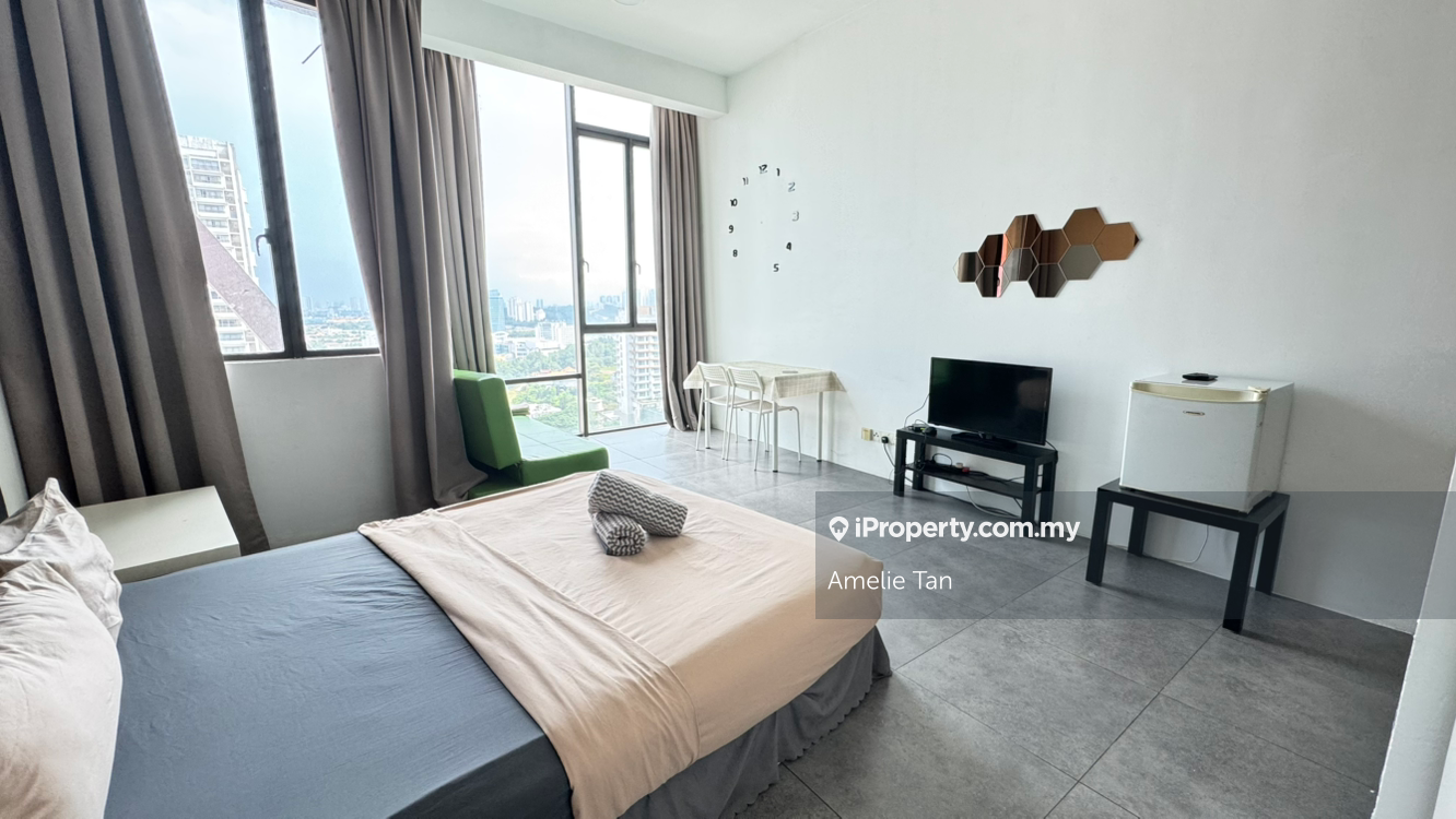 Tastefully furnished studio