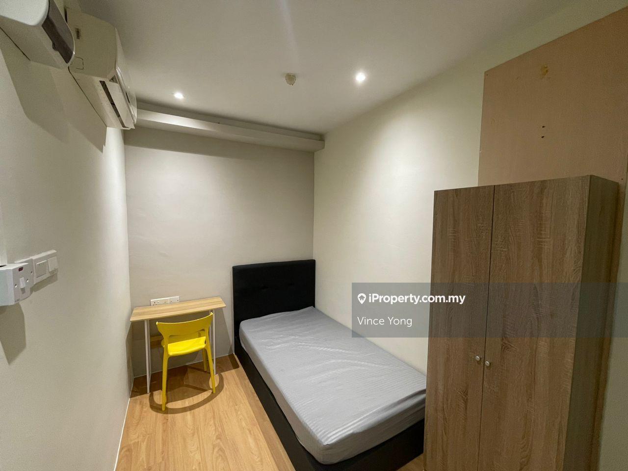 Room for Rent attach Private Toilet near Petaling Street, Pudu