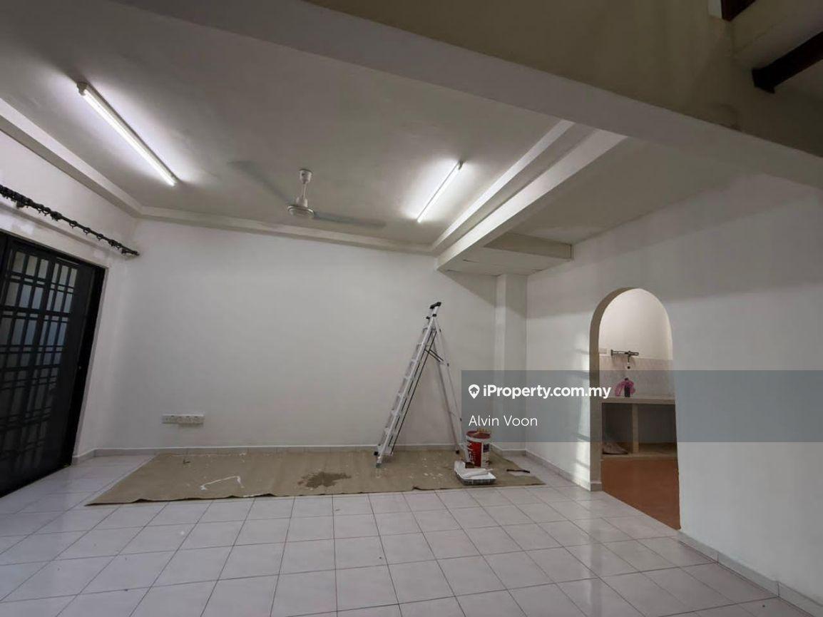 Unfurnished Unit Taman Nusa Perintis 2