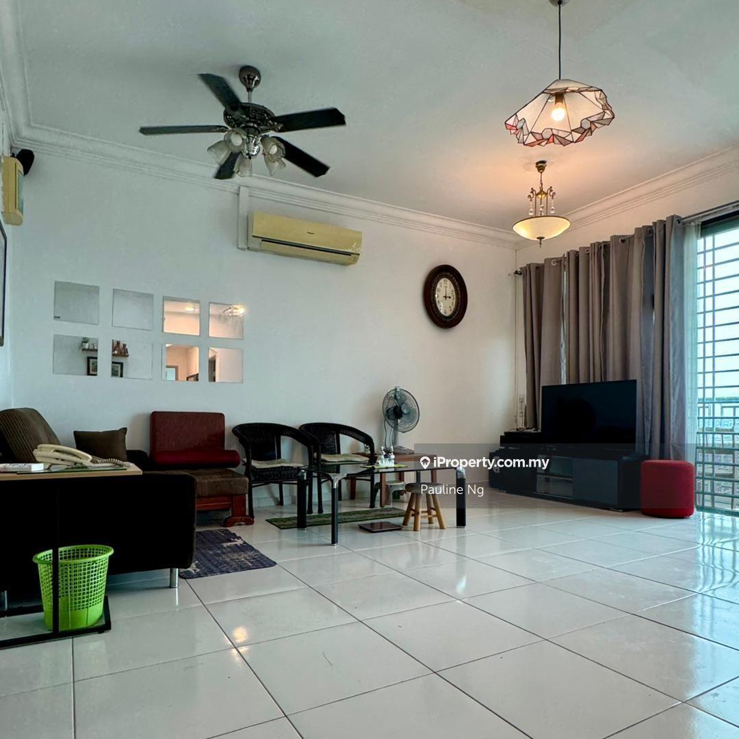 Sky Executive Suite @ Bukit Indah unit for sale with fully furnished