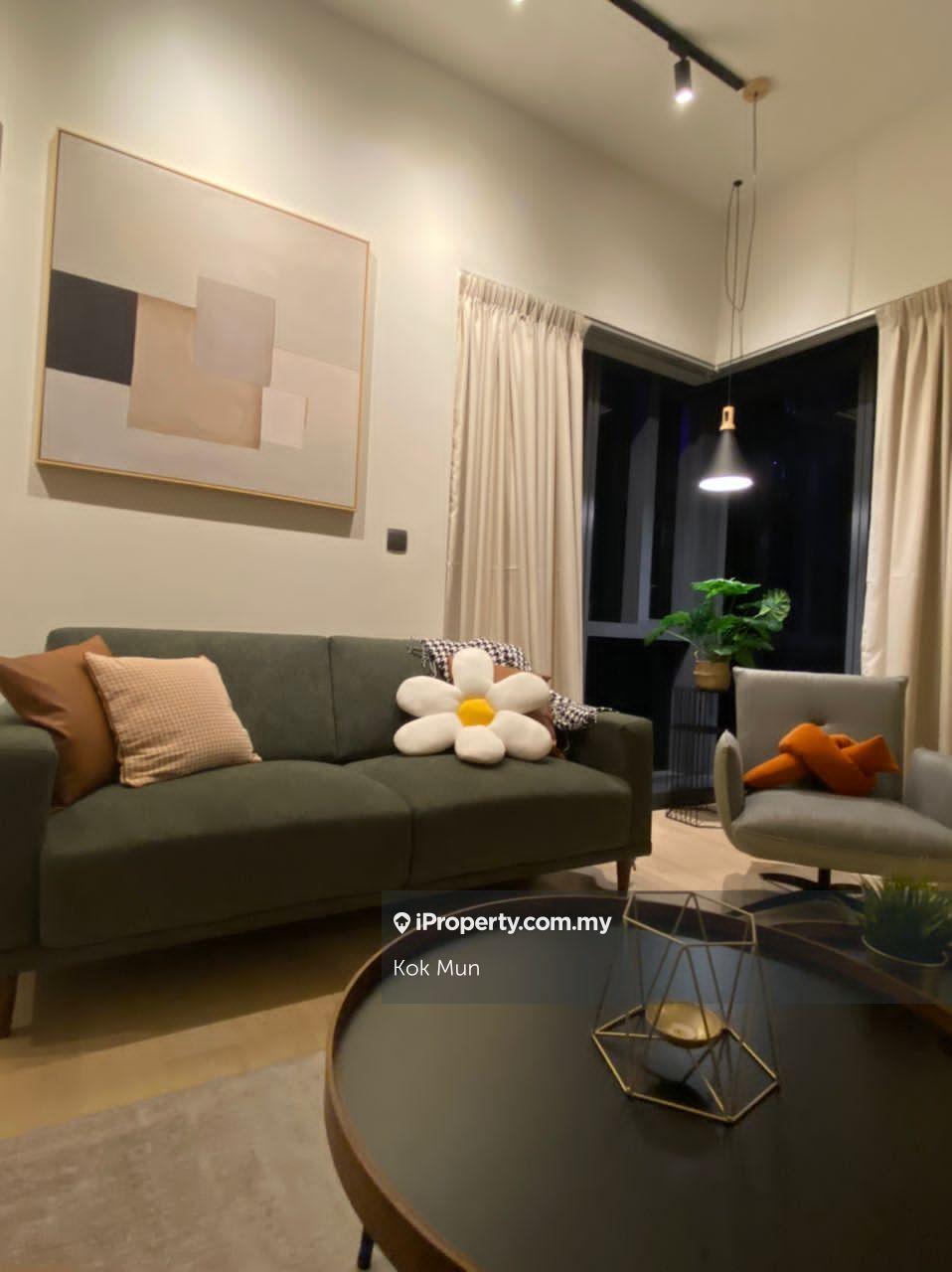 Well-maintained and Furnished Unit