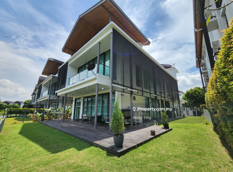 For Sale - 3 Storey Bungalow @ Senibong Cove - Isola Grandeur