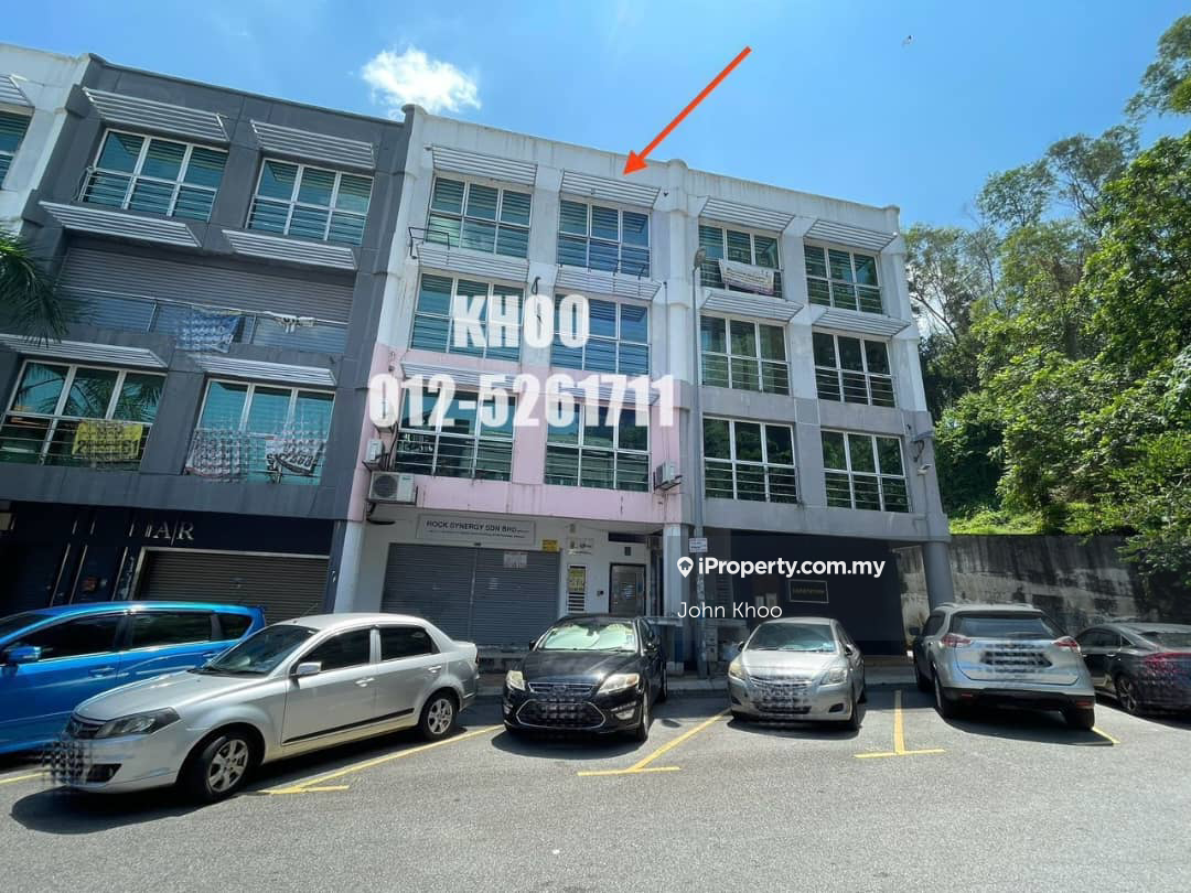 Four storey shop in bandar puteri puchong,selangor