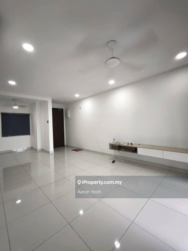Reallimitunit Paraiso Residence 3room2toilet2carpark Partly furniture
