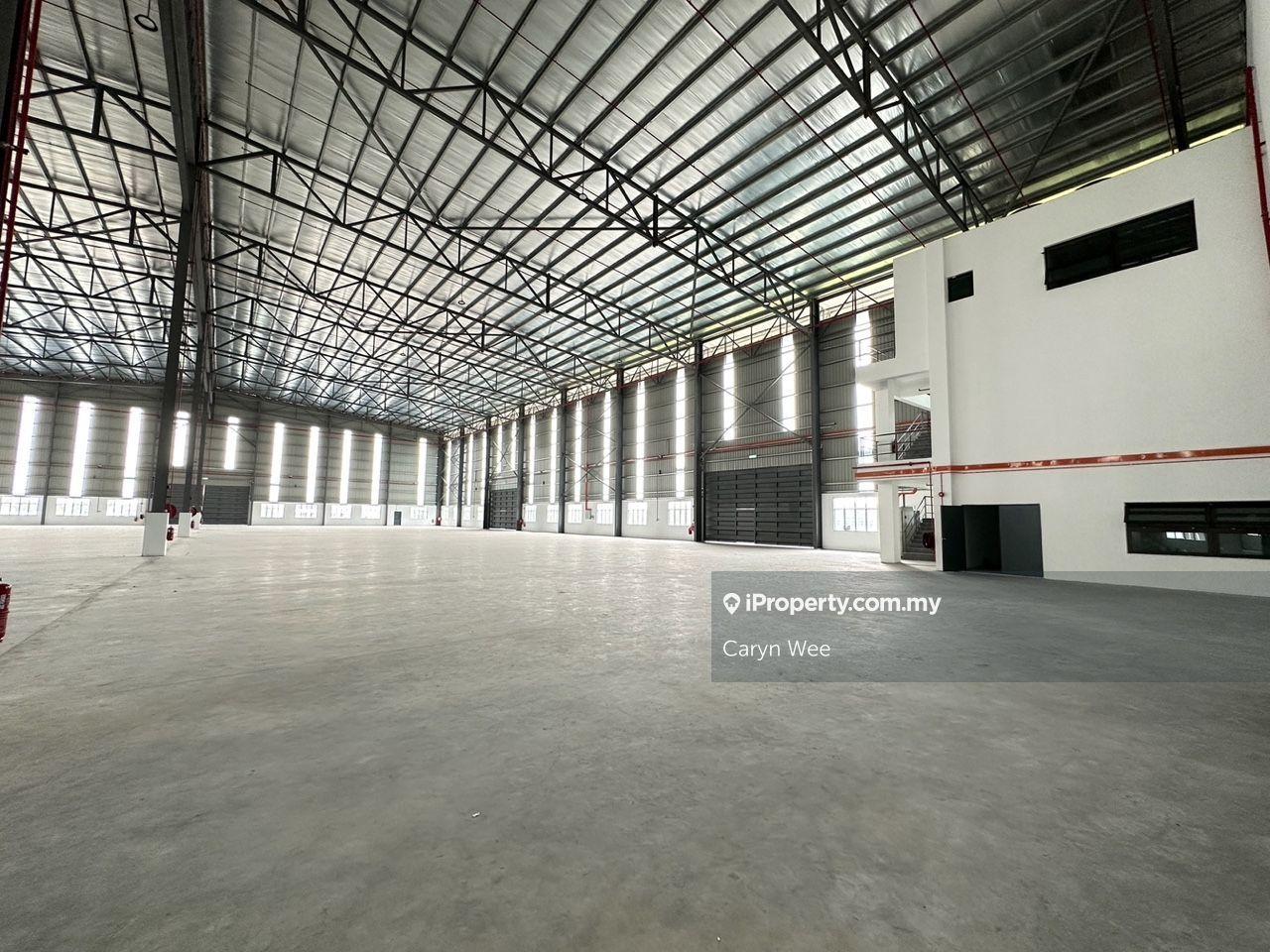 Detached warehouse with 3-sty office for rent at Bukit Jelutong