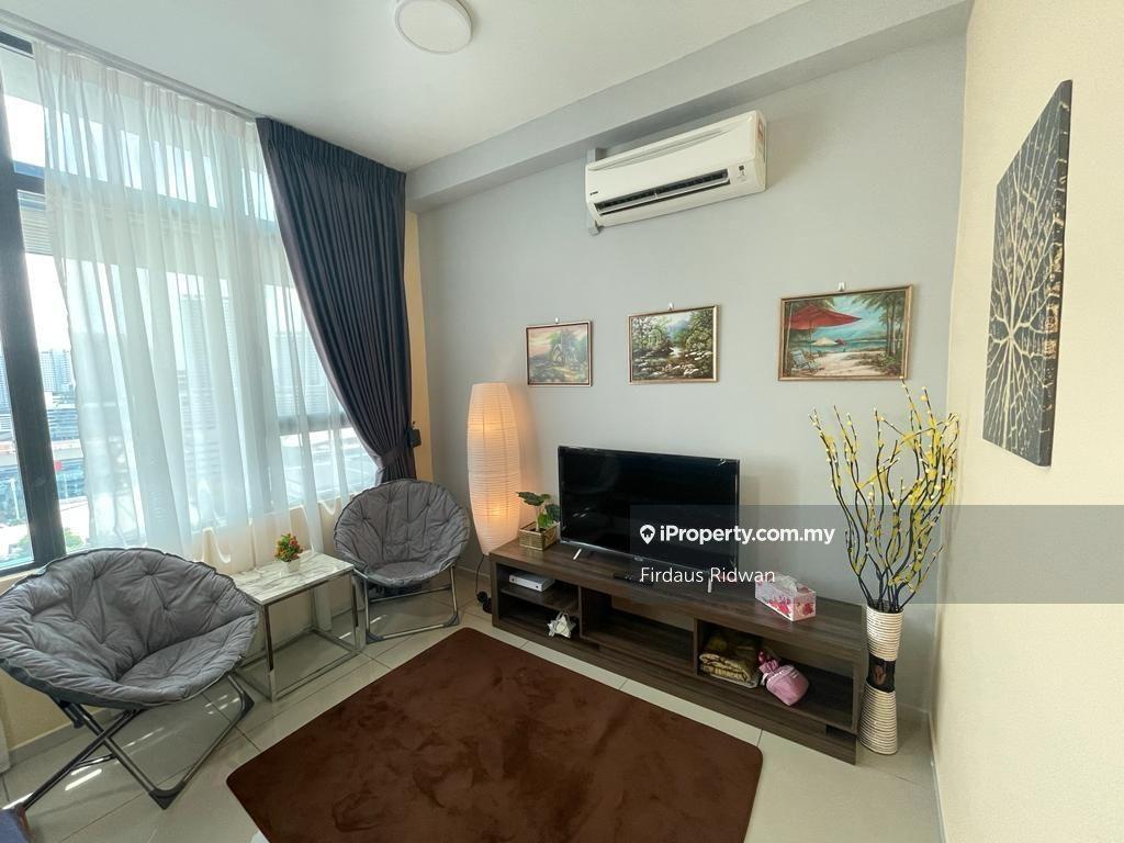 Petaling Jaya - Centerstage Designer Suite - Fully Furnished For Sale
