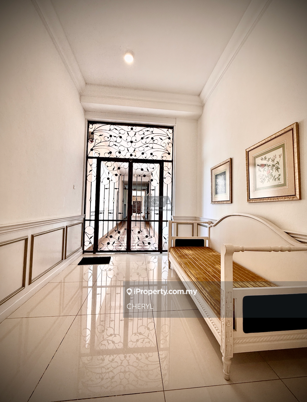 Fettes Residences: Ready to move-in Penthouse with Breathtaking views!