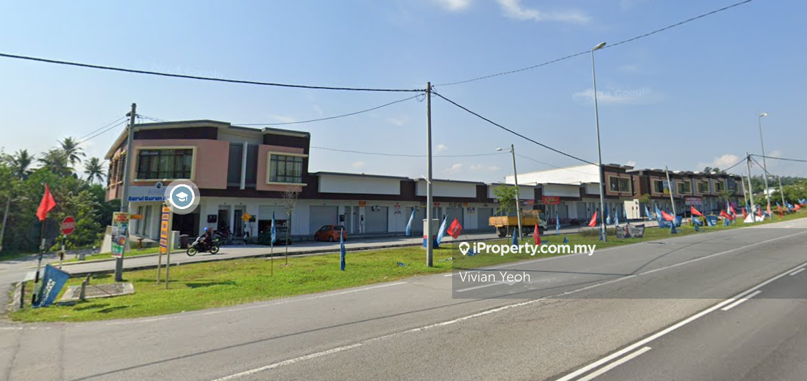 1.5 Storey Shop-lot For Sale @Taman Empurau, Batang Kali