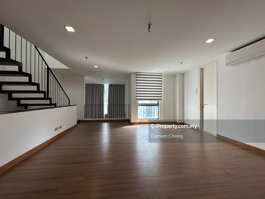 Duplex Soho with Rooftop for Rent