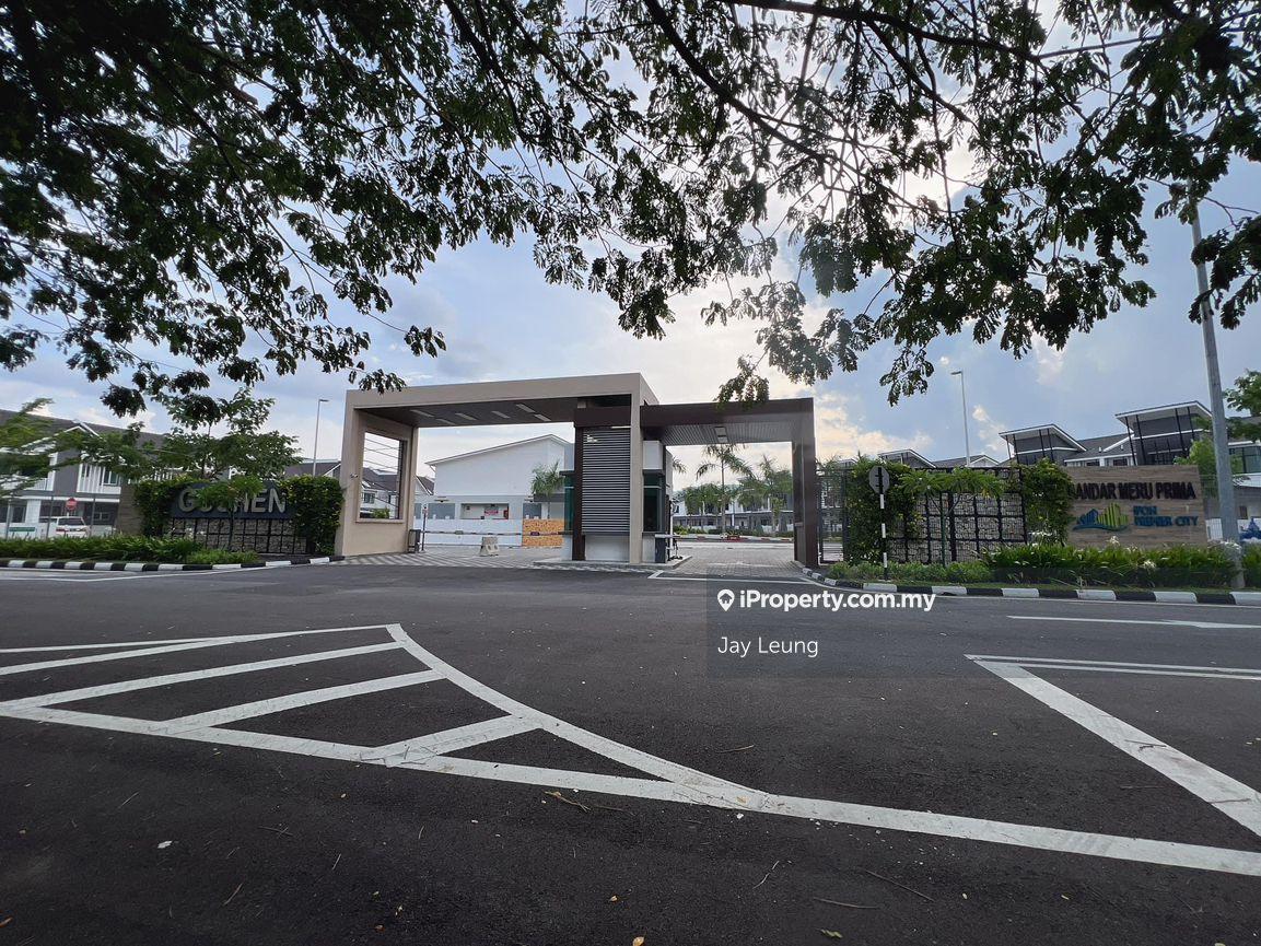 For Rent Goshen Town House, Premier City (lower unit)