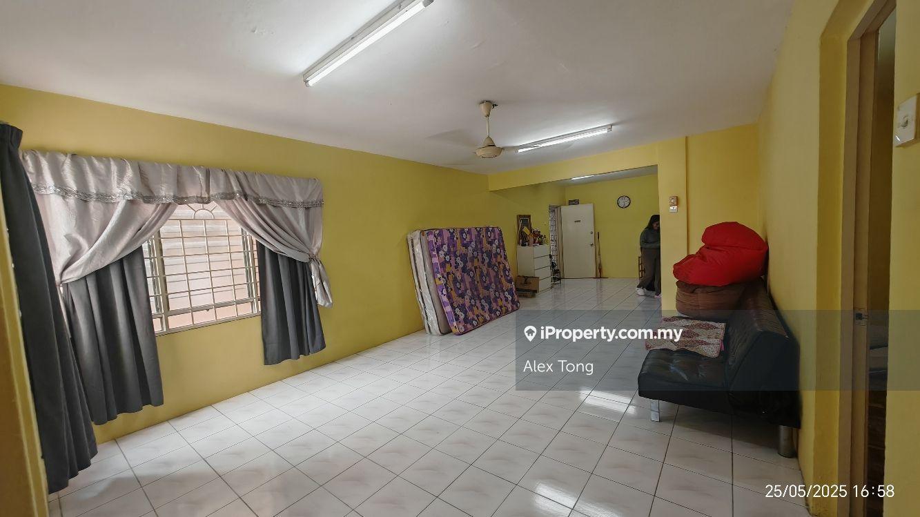 Apartment Saujana @ Damansara Damai