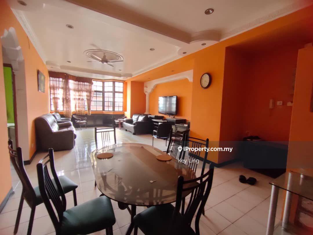 Putra Indah Condominium At Serdang