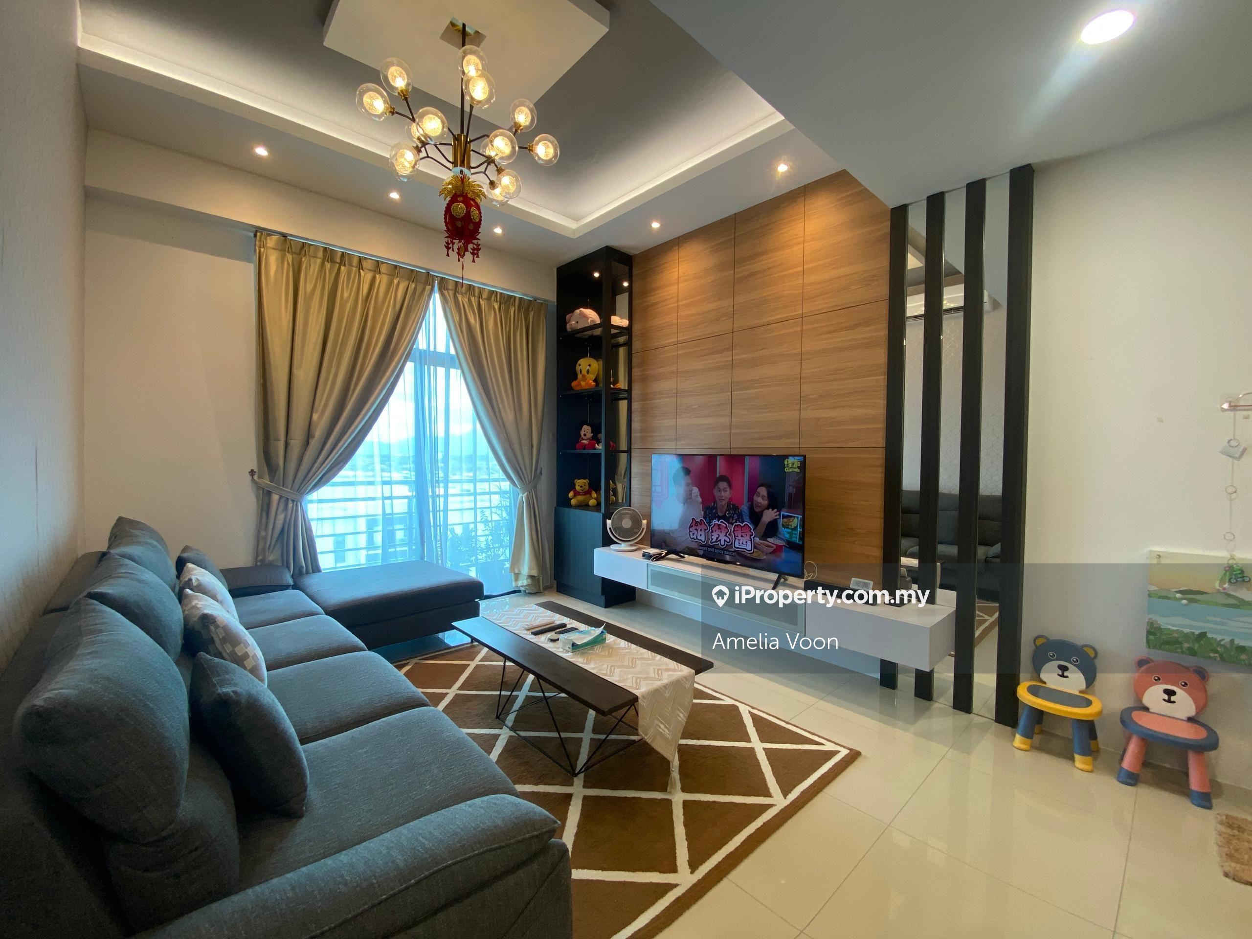 Cozy decorated well maintained unit in a residential neighbourhood
