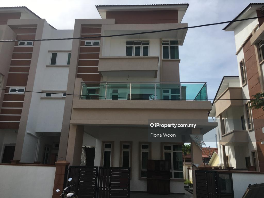 Semi-D house for Sale Taman Semabok Indah Melaka